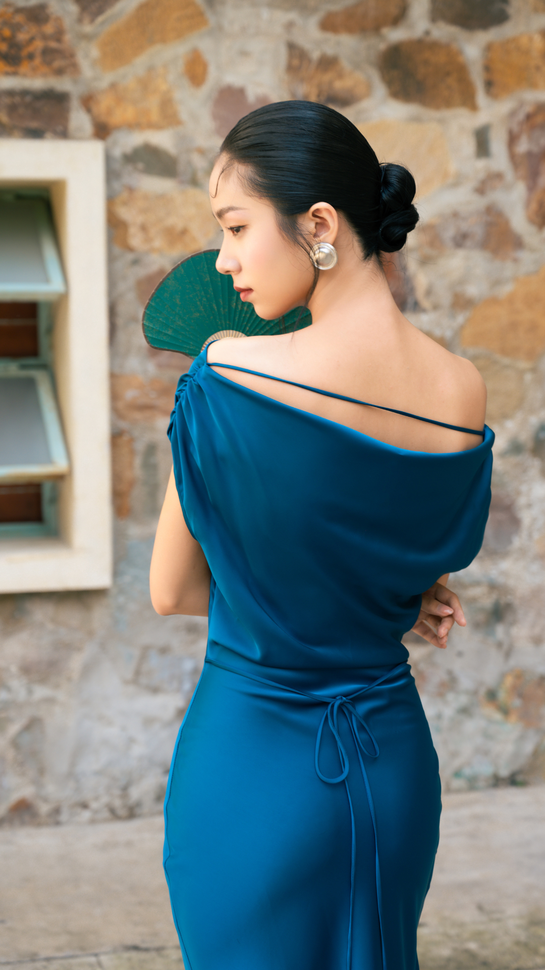 silk dress singapore A deep navy silk dress designed to flatter your figure and make you feel confident, which is perfect for dinners, events, or everyday elegance Item Featured: Nomi Dress Available in Dark