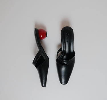 Inez Heel
