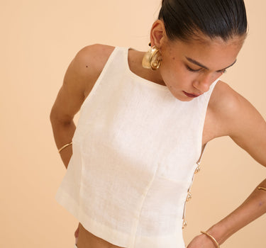 LUNE CUT-OUT TOP