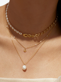 Noble Pearl Necklace