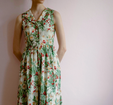 Vintage Sunshine Cotton Dress in Garden Green